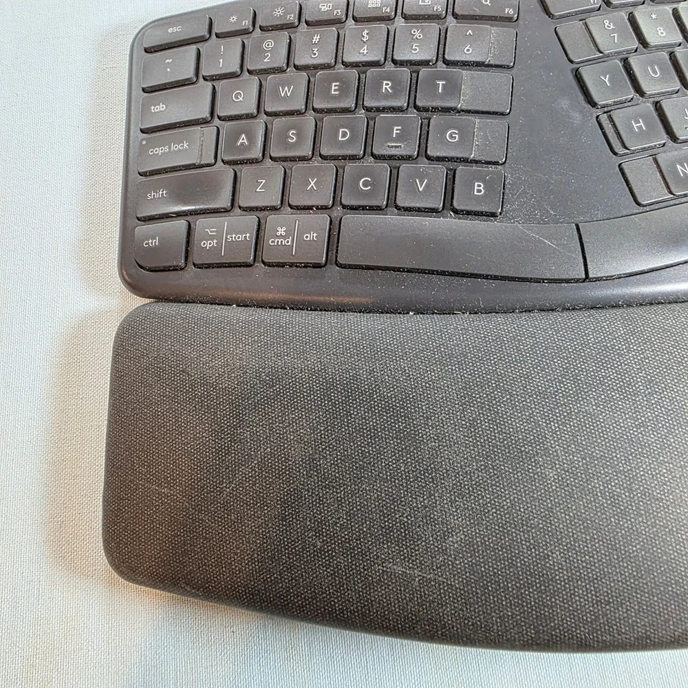 Logitech Ergo K860 Wireless Split Keyboard YR0072 Black Ergonomic Bluetooth USB